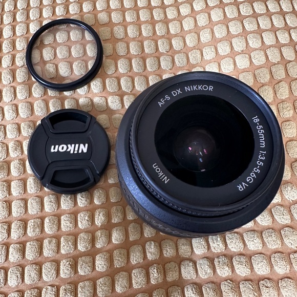 Nikon AF-S Nikkor 18-55mm 1:3.5-5.6 G - Picture 3 of 8